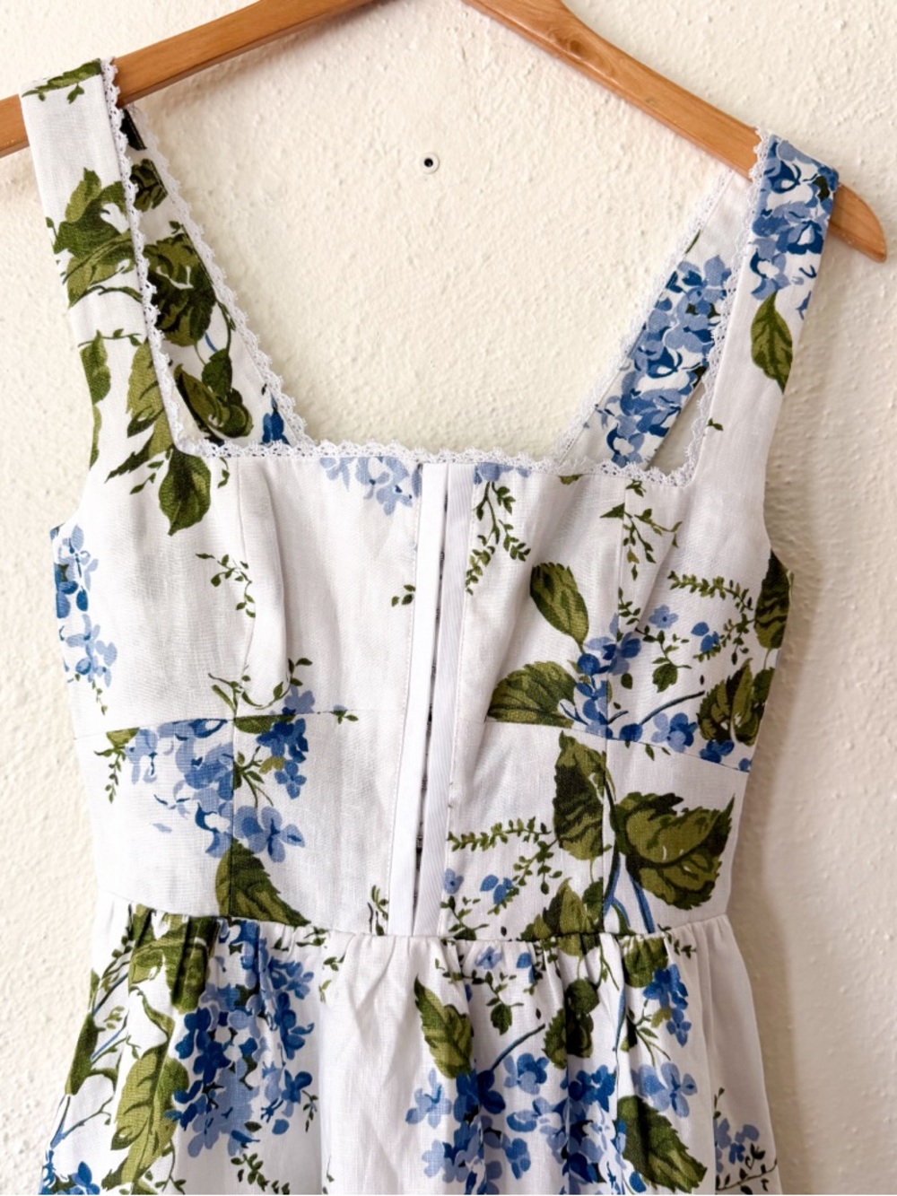Reformation Tagliatelle Linen Midi Dress In Riviera Hydrangea Floral Print - Picture 4 of 8